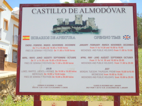 The Castillo de Almod&oacute;var Advisement Sign.